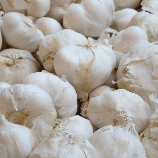Whole bawang garlic ready for cooking and seasoning.